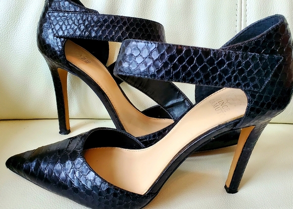 Vince Camuto Shoes - Vince Camuto black croco stilettos EUC